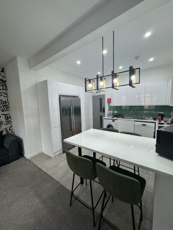 Apartment in Northampton - More