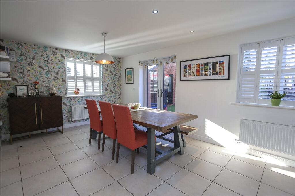 Harrow Drive, Heaton Moor, Stockport, SK4 photo 3