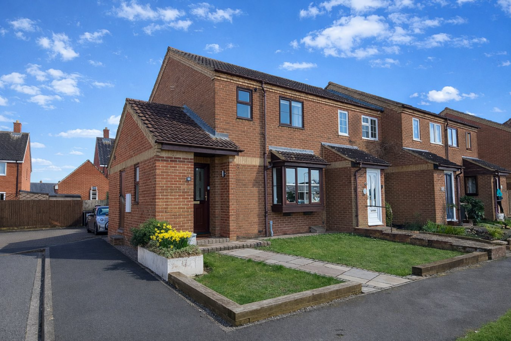 Main image of property: Mulberry Close, Stotfold, Hitchin, SG5