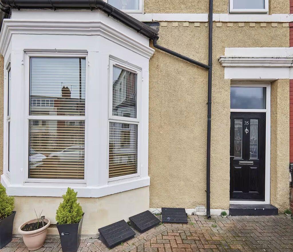 Main image of property: North Parade, Whitley Bay, Tyne and Wear, NE26 1NX