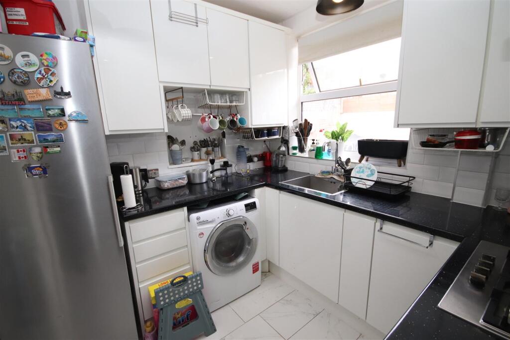 House in Dartford - View 4