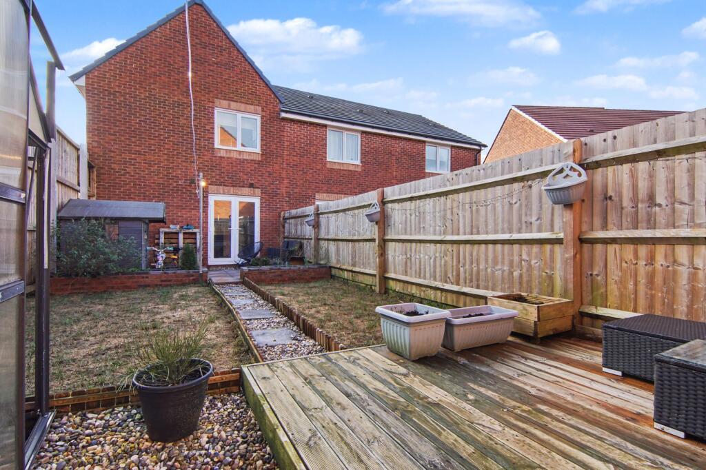 House in Nuneaton and Bedworth, Warwickshire - View 4