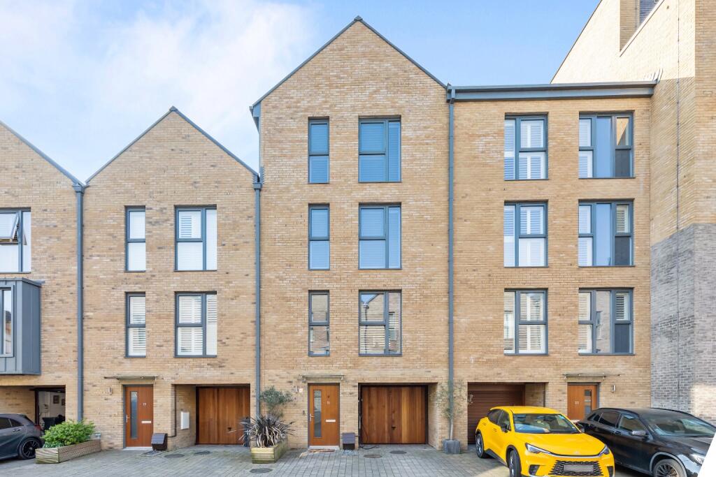 Main image of property: Salt Marsh Road, Shoreham-By-Sea, West Sussex, BN43 5QJ