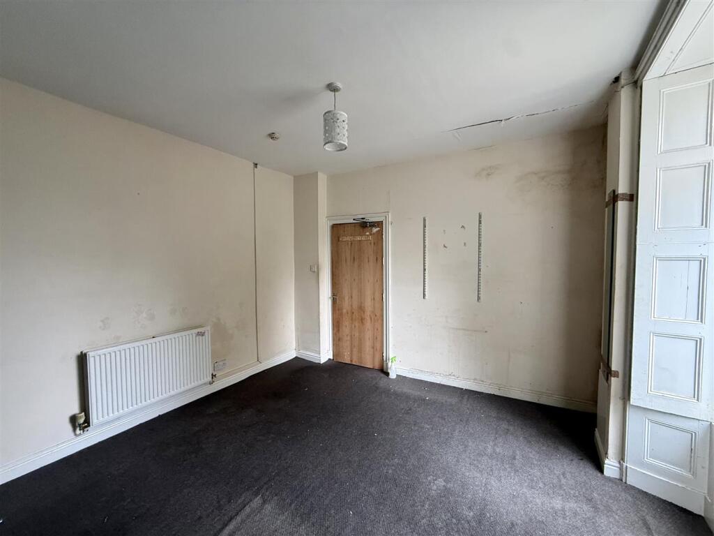 House in Bangor, Garth - View 4