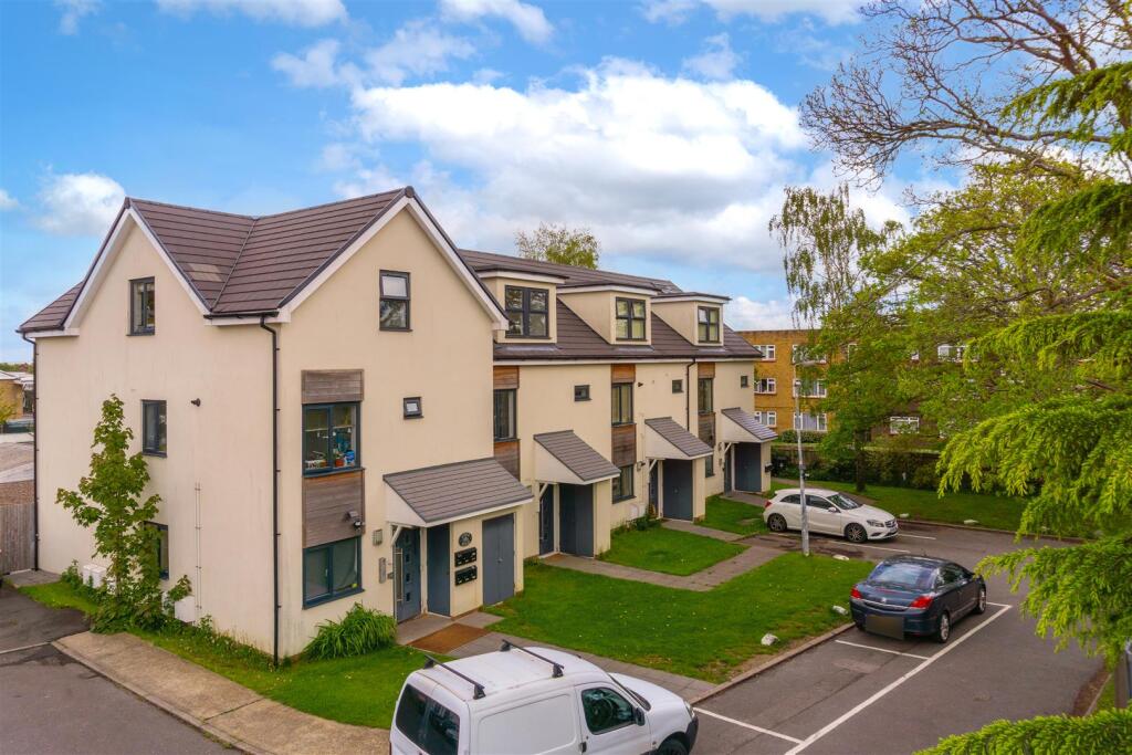 Main image of property: Applewood House, 8 Firs Close, Caterham