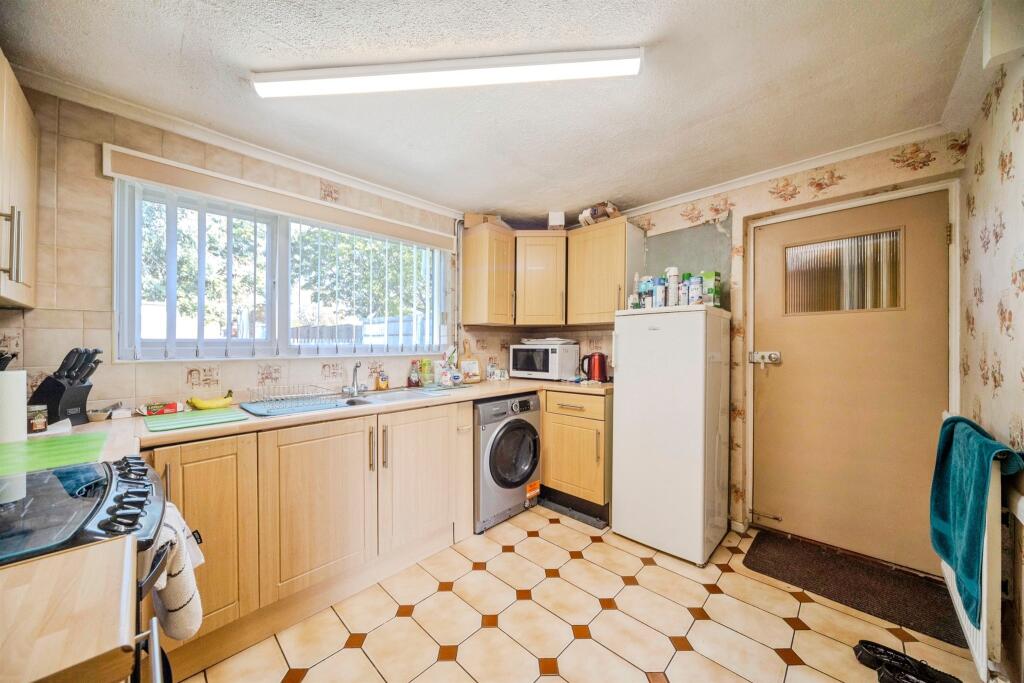 House in Milton Keynes, West Bletchley - More