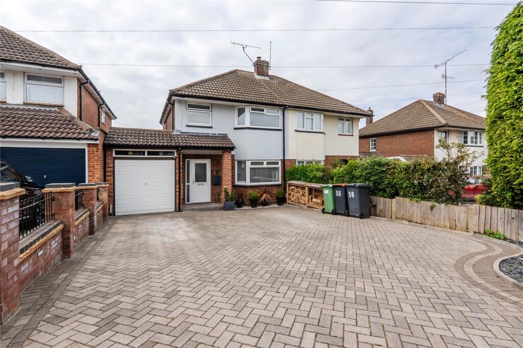 Main image of property: Canesworde Road, Dunstable, Bedfordshire, LU6