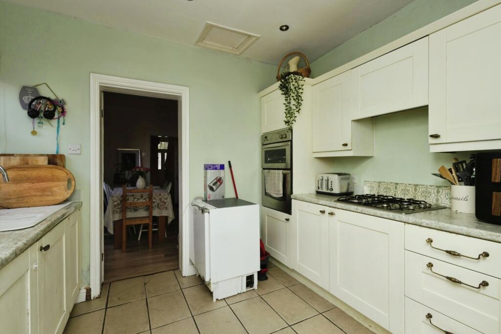 House in Wolverhampton, West Midlands - View 5