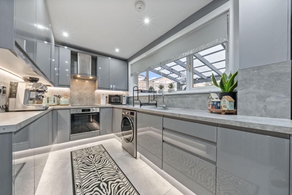 House in Glasgow, Barrachnie, Garrowhill - View 3