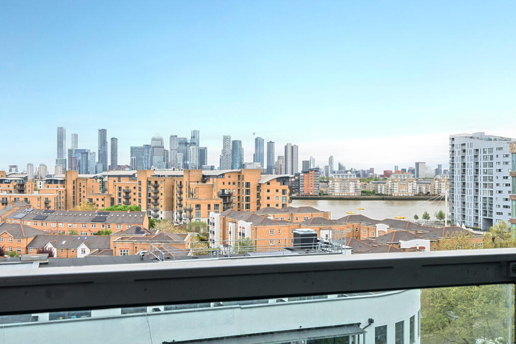 Main image of property: Dancers Way, London