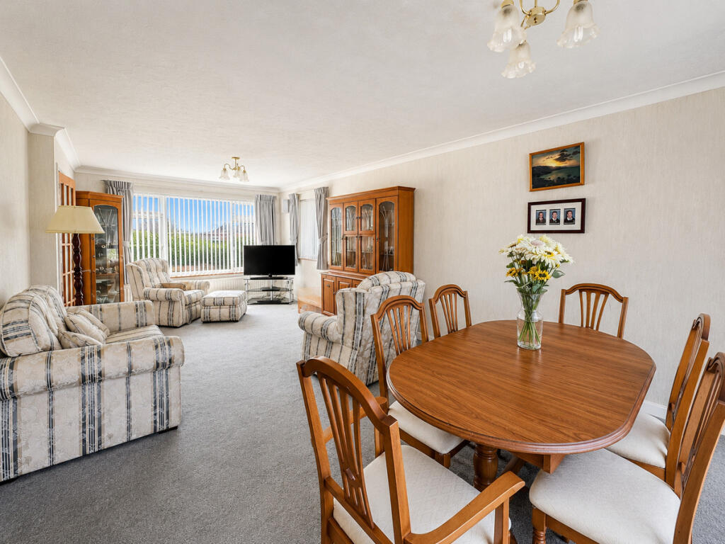 House in Rochford, Ashingdon - View 4