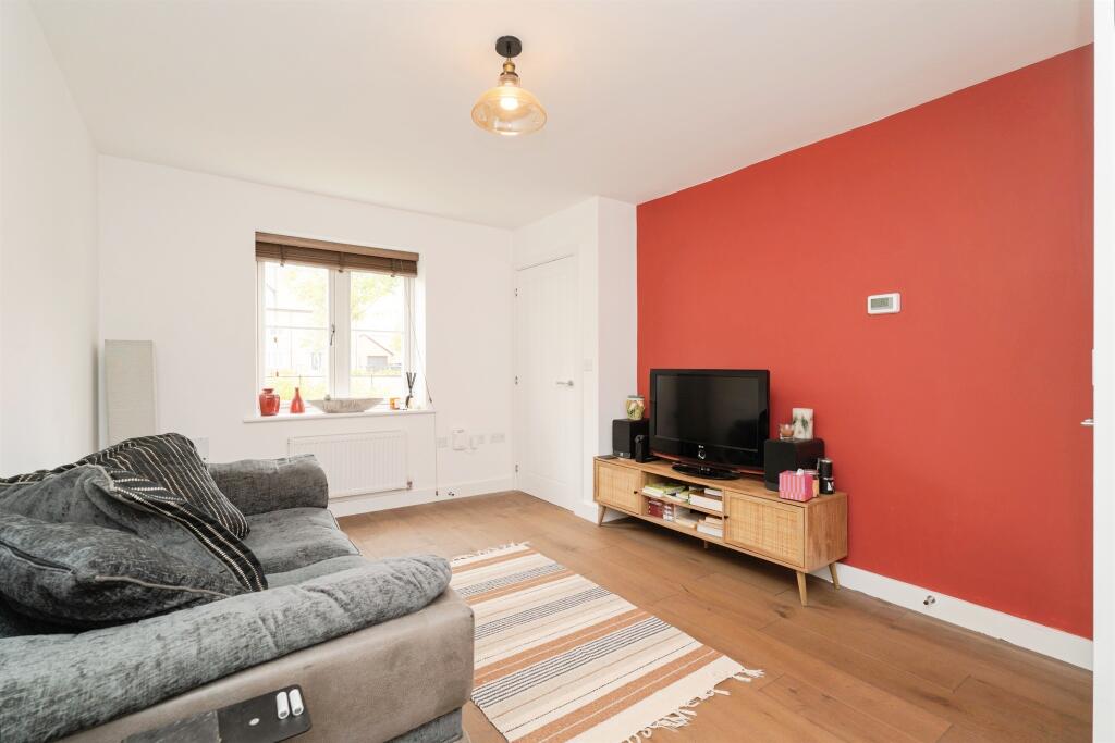 Partridge Way, Holt photo 2