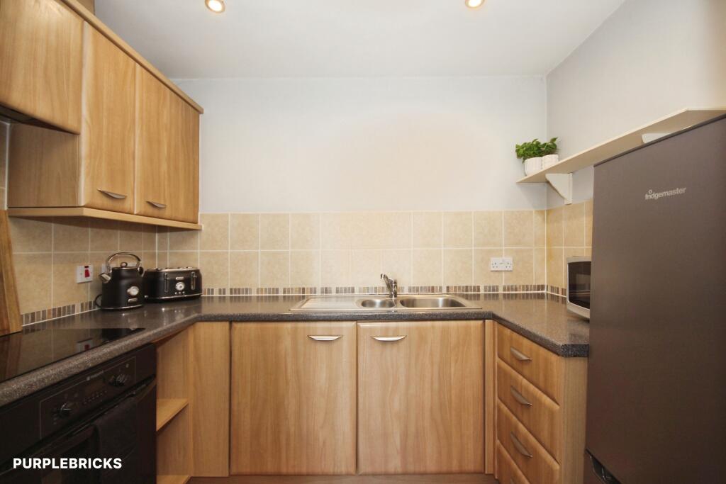 Apartment in Coventry - More