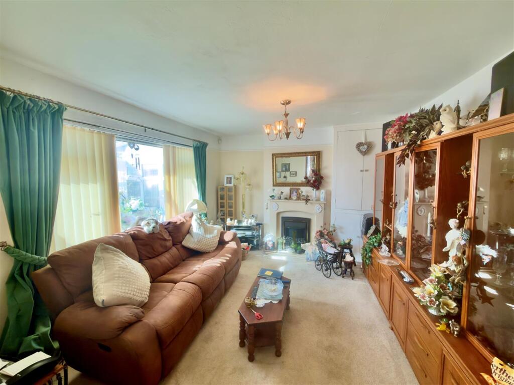 House in Freshwater, Pound Green - View 5