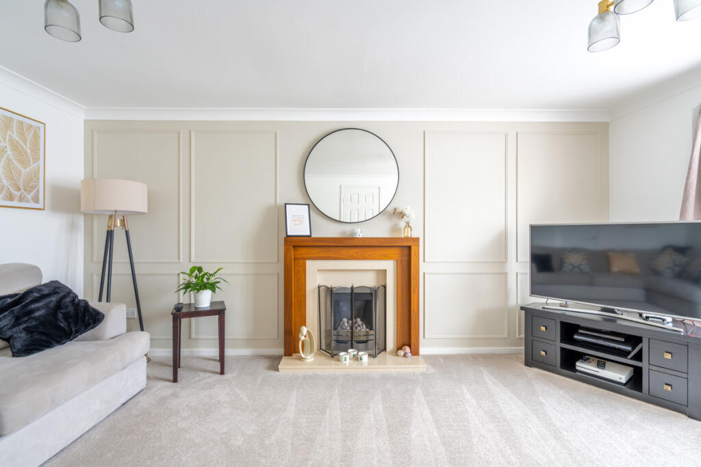 Endeavour Place, Stourport-on-severn, DY13 photo 3