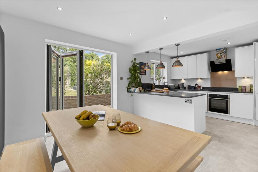 House in Tonbridge - View 4