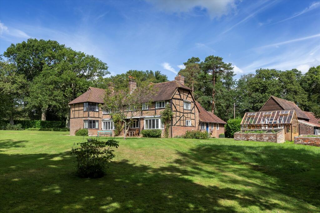 High Street Green, Chiddingfold, Godalming, Surrey, GU8 photo 4