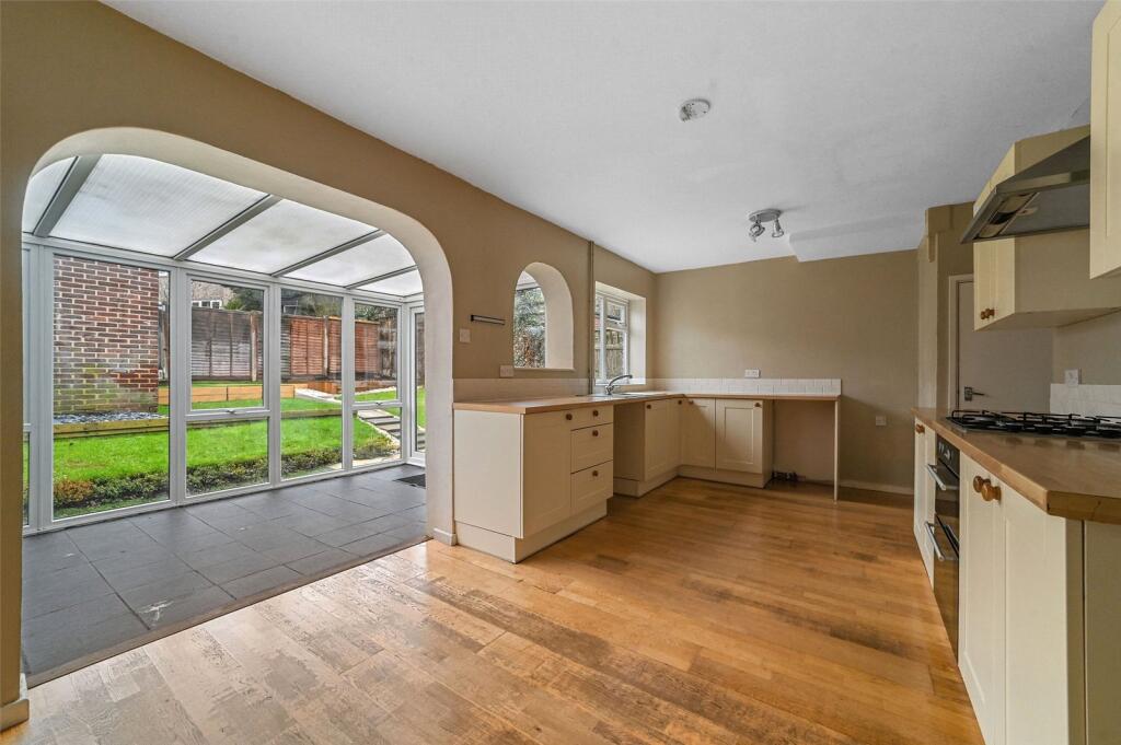 24, Linton Close, Saffron Walden, Essex, CB11 photo 3