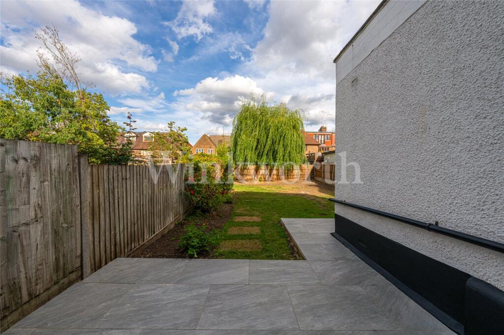 Apartment in London - View 5