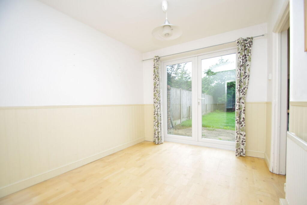 Poplars Close, Watford, WD25 photo 4