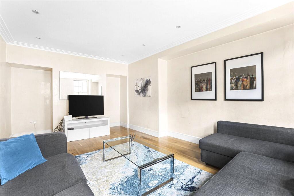 1-bed flat on Forset Court, London, W2, £425,000