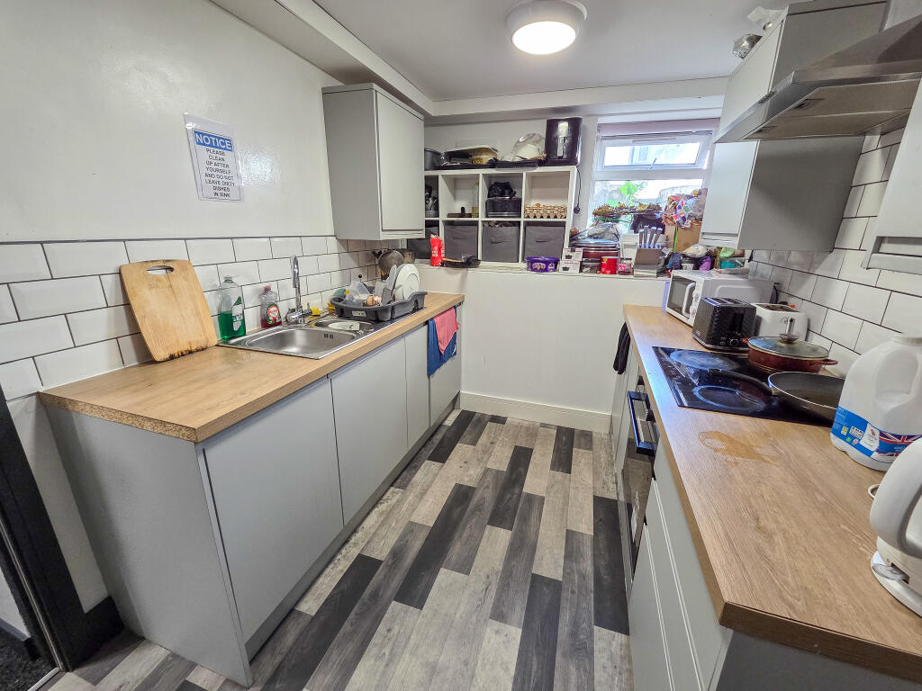 19, Kings Road, Wheatley, Doncaster photo 2