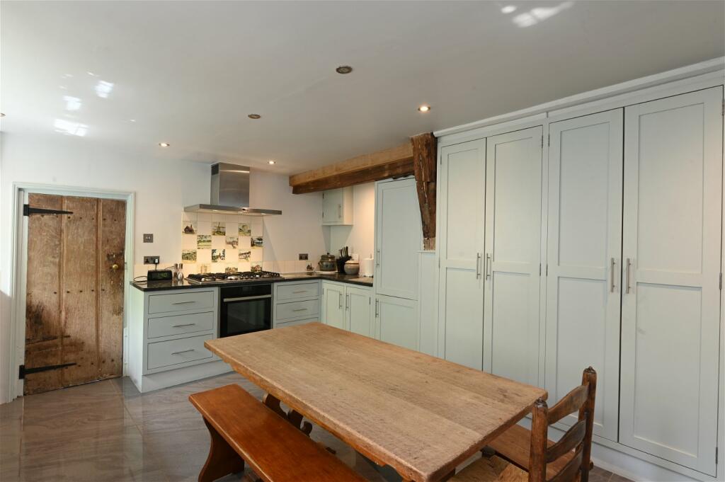 14, Fairfield Road photo 2