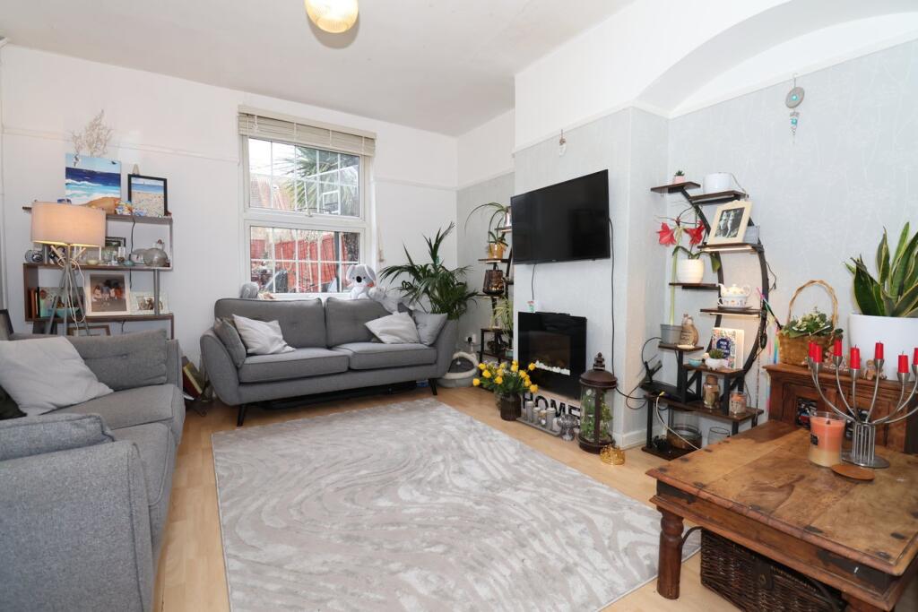 House in London - View 2