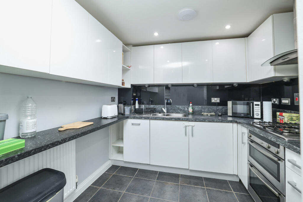 Apartment in London - View 5