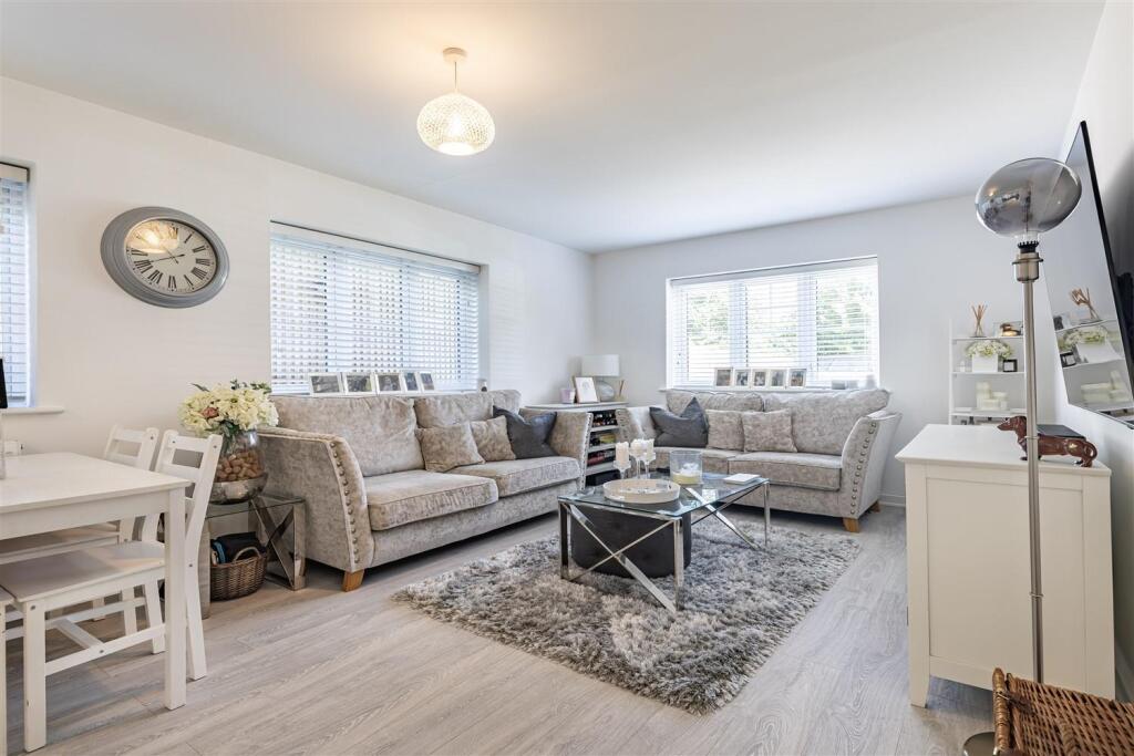 Archer Close, Coopersale photo 4