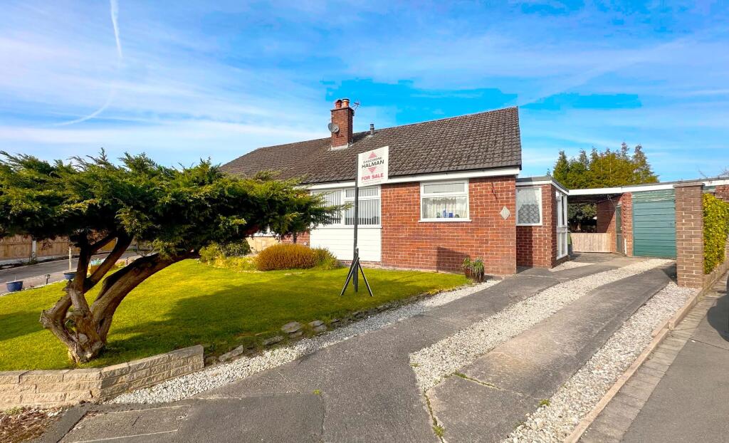 Main image of property: Alder Avenue, Poynton, SK12