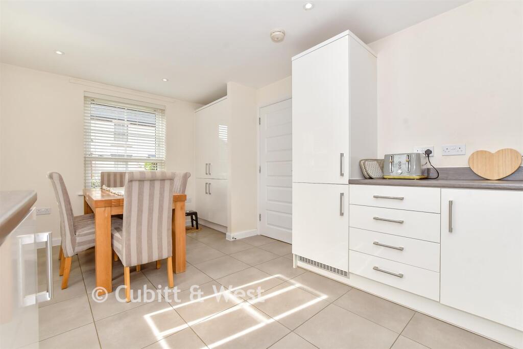House in Portsmouth - View 5