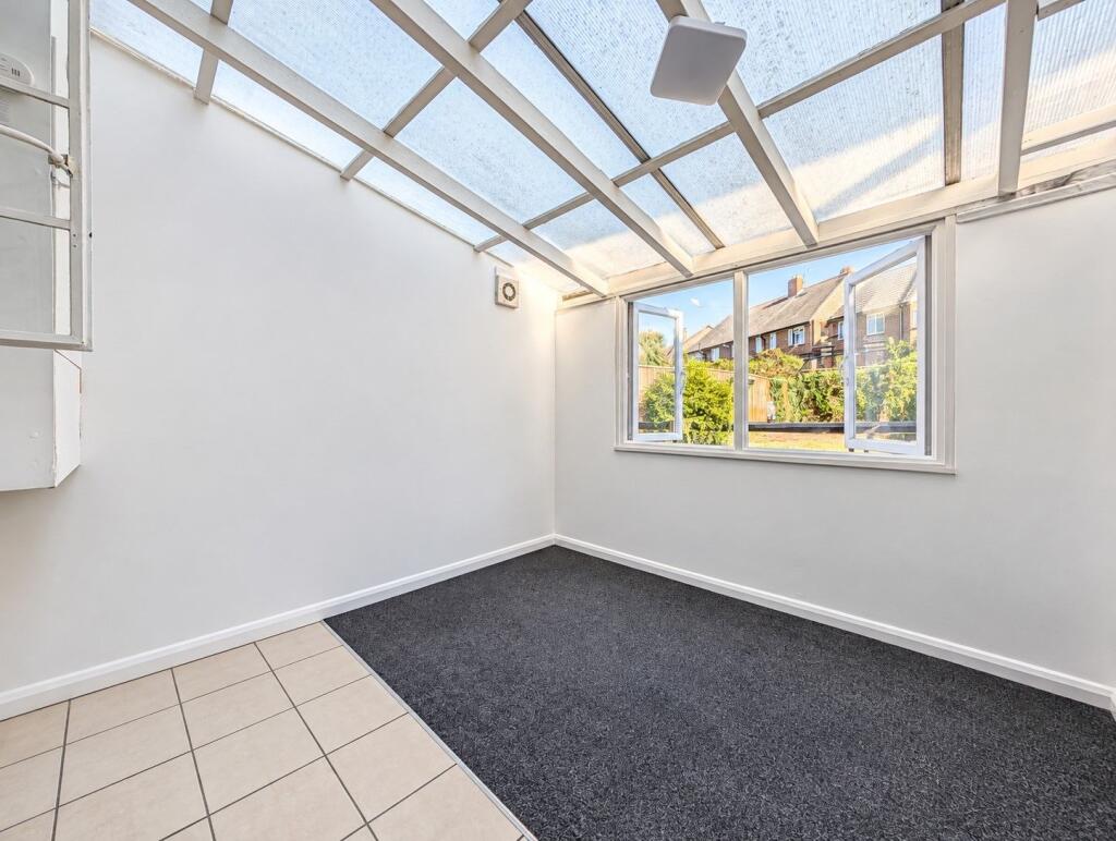 House in London, Merton Park - More