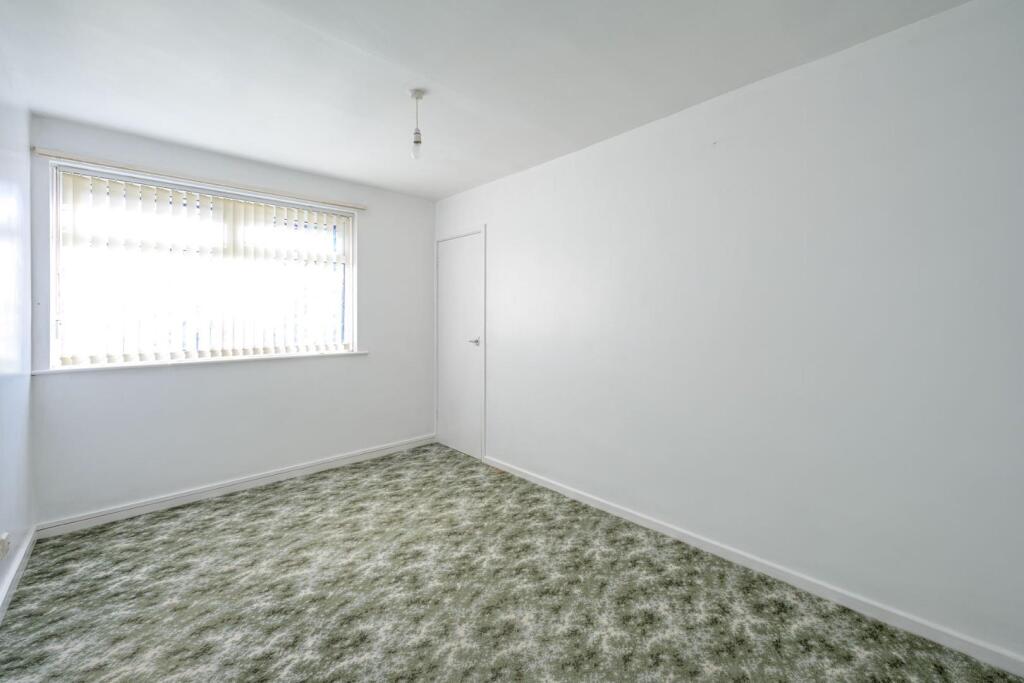 Apartment in Dudley, West Midlands - View 4