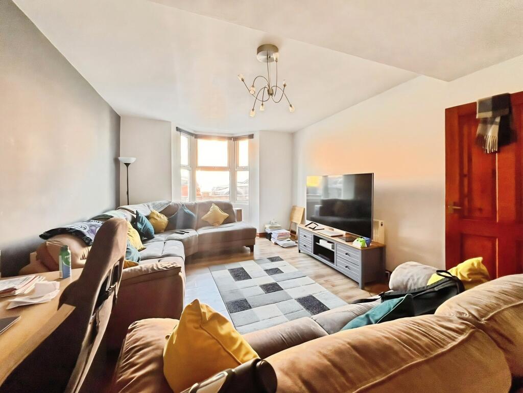 Main image of property: London Road, Grays, RM17