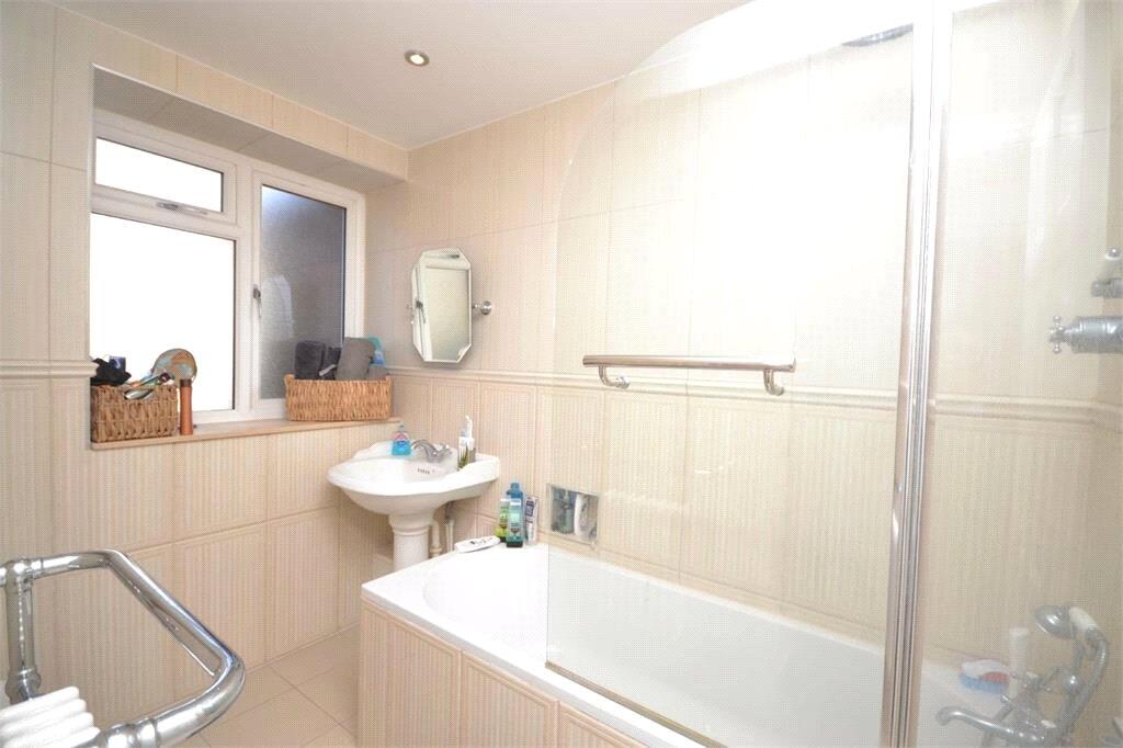 Apartment in Twickenham - More