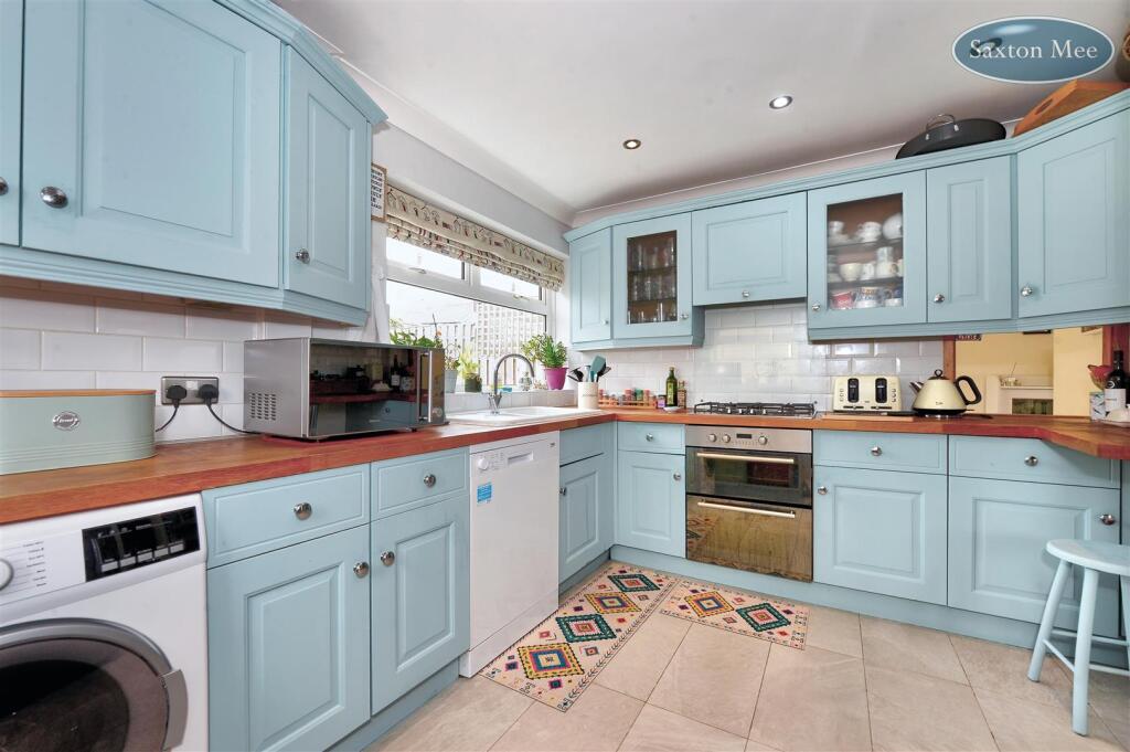 House in Sheffield, Middlewood, Fox Hill - More