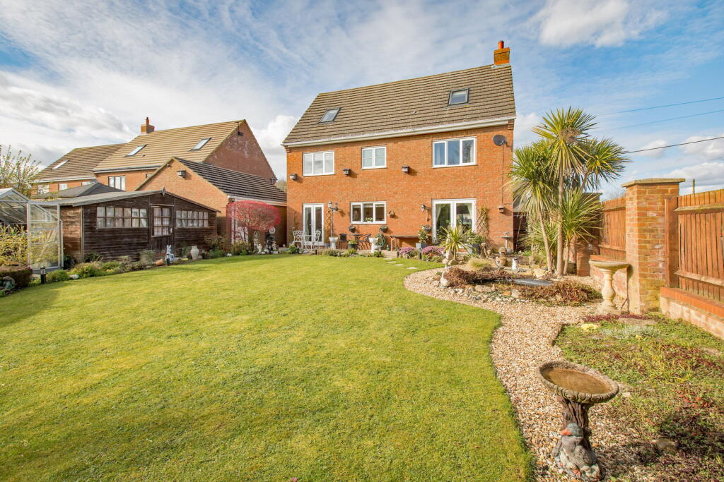 Corby Road, Weldon, Northamptonshire, NN17 3HX photo 2