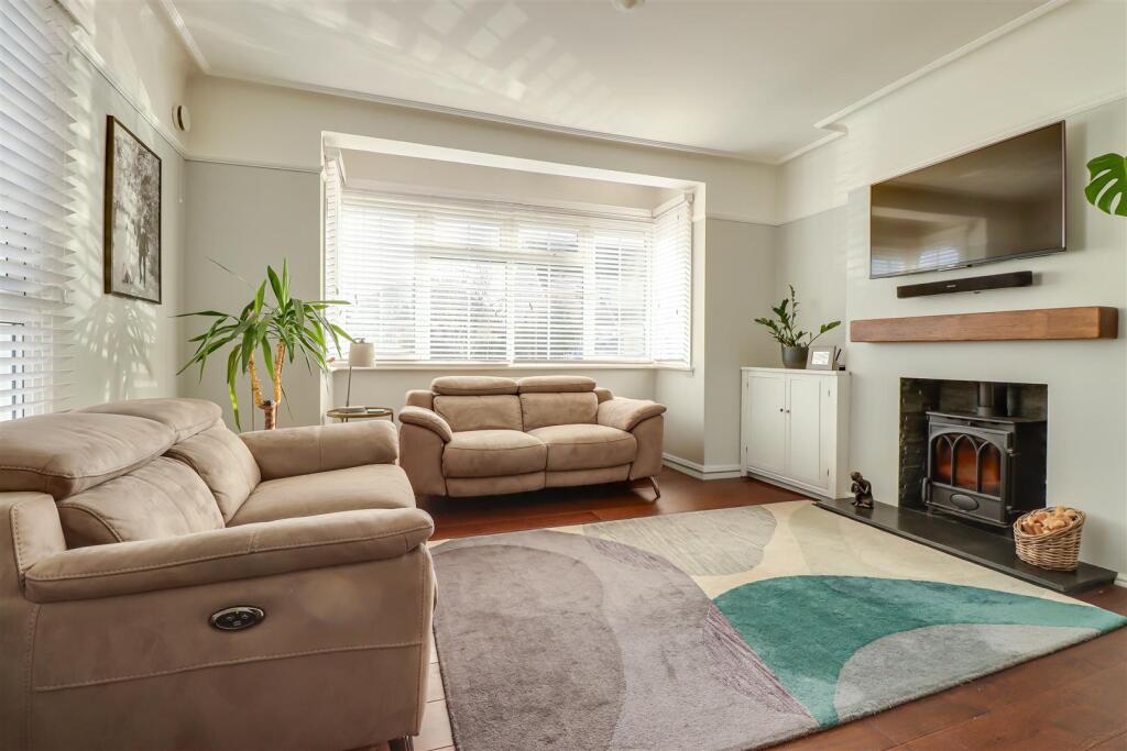 Heather Drive, Hadleigh photo 4