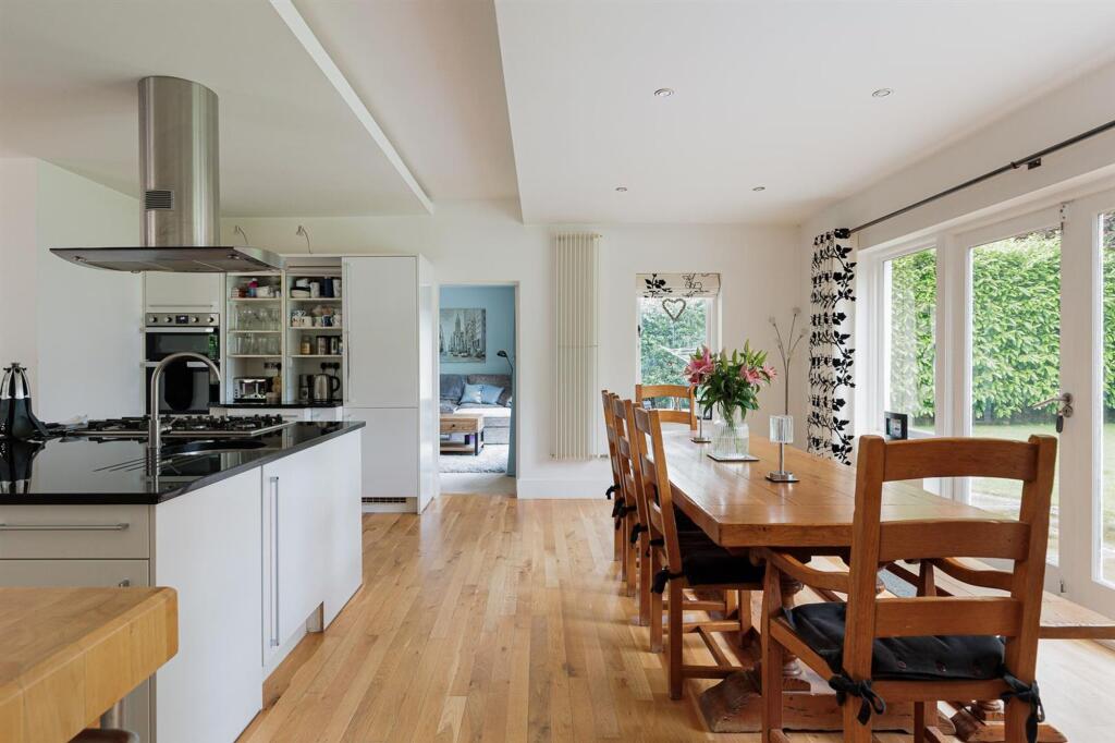 35 Moss Road, Alderley Edge, SK9 photo 2