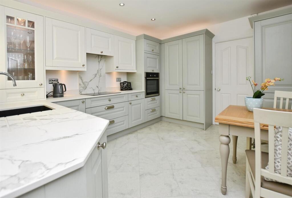 4-bed detached on 2 Chestnut Avenue, Hedon, £345,000