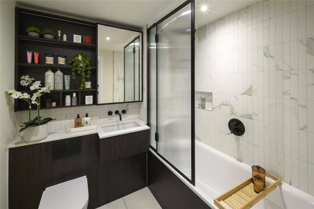 Apartment in London - View 5