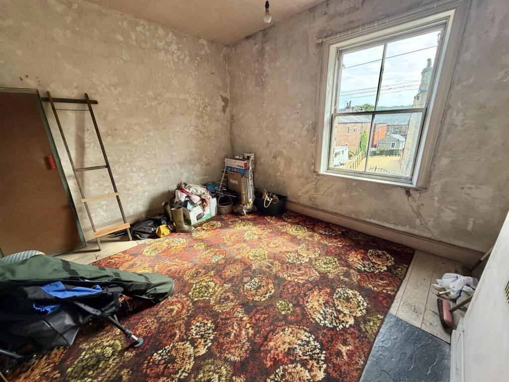 House in Wakefield - View 4