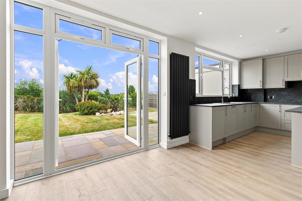 House in Potters Bar - More