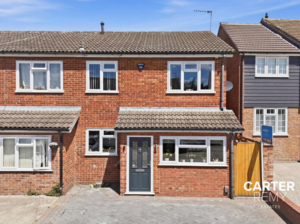 Main image of property: Cherry tree close, Grays, RM17