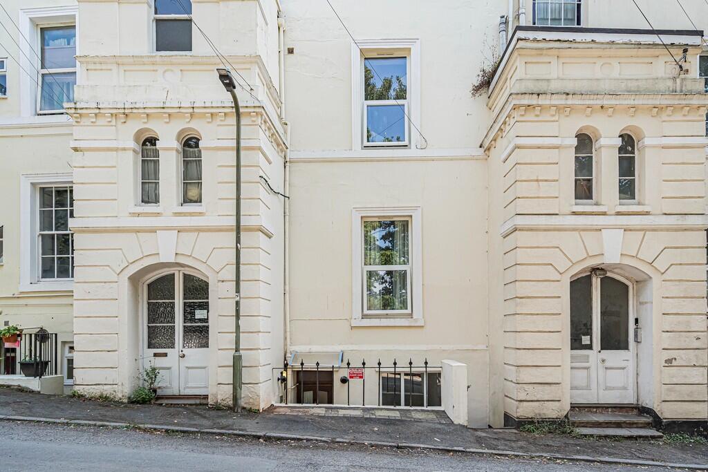 Main image of property: Barnpark Terrace, Teignmouth. TQ14 8PS