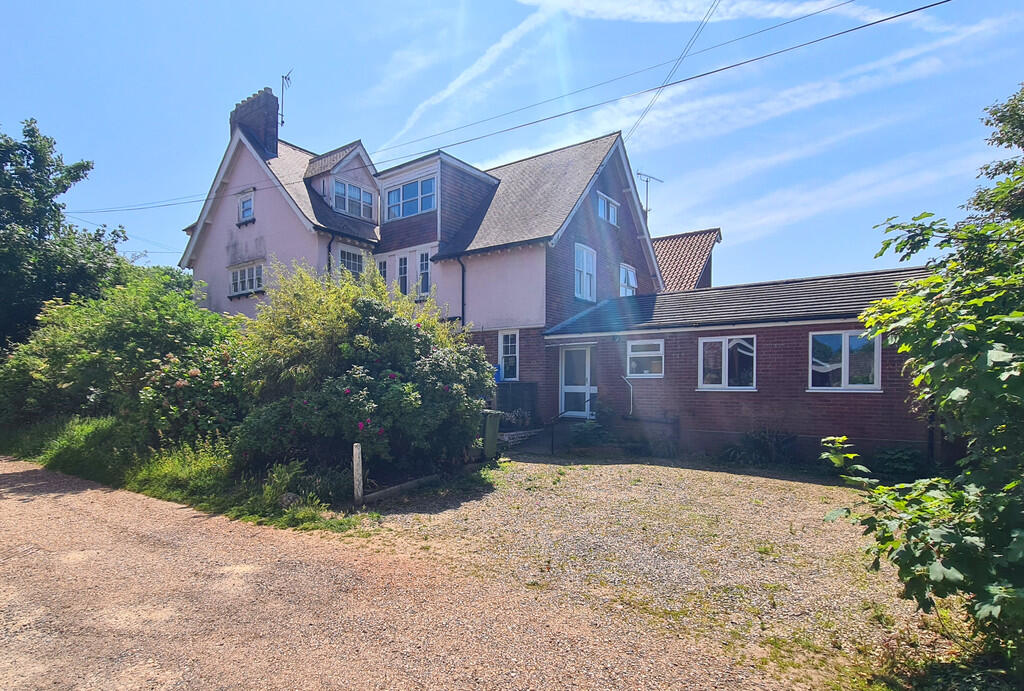 7-bed terraced on Paston Road, Mundesley, £525,000