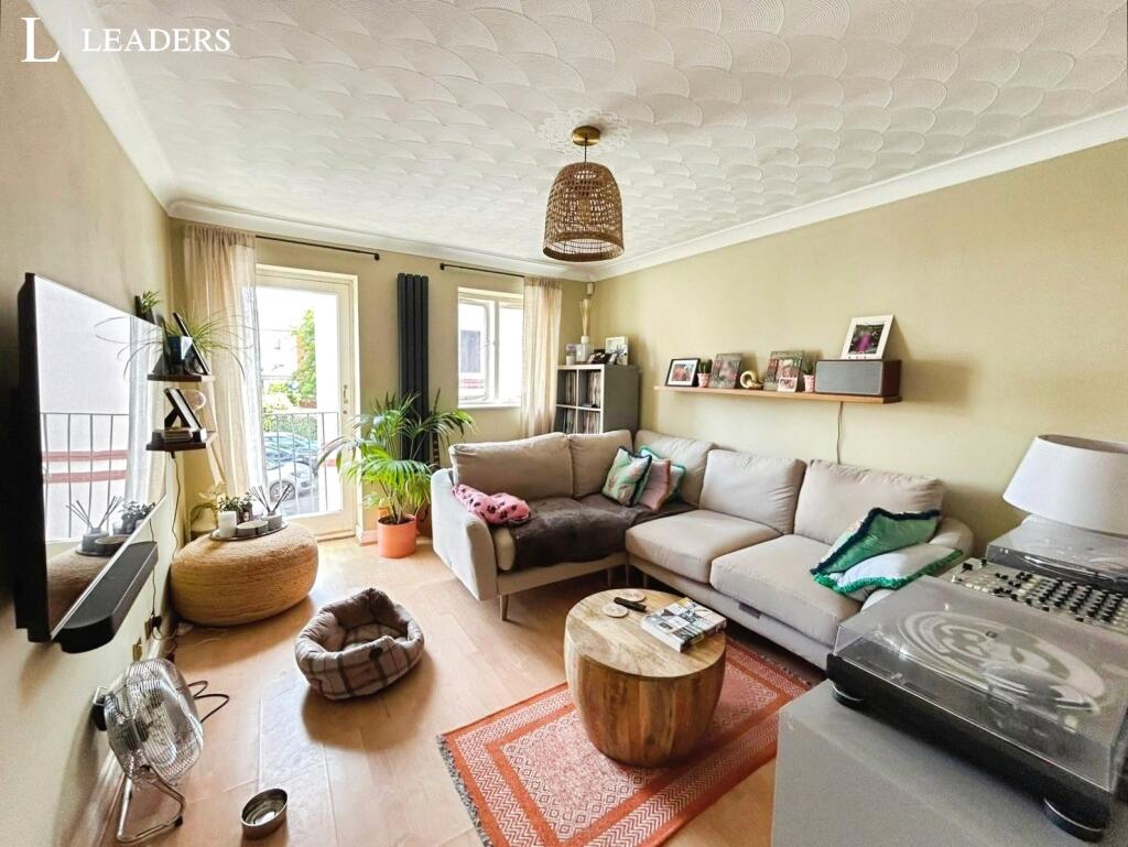 House in Worcester - View 4