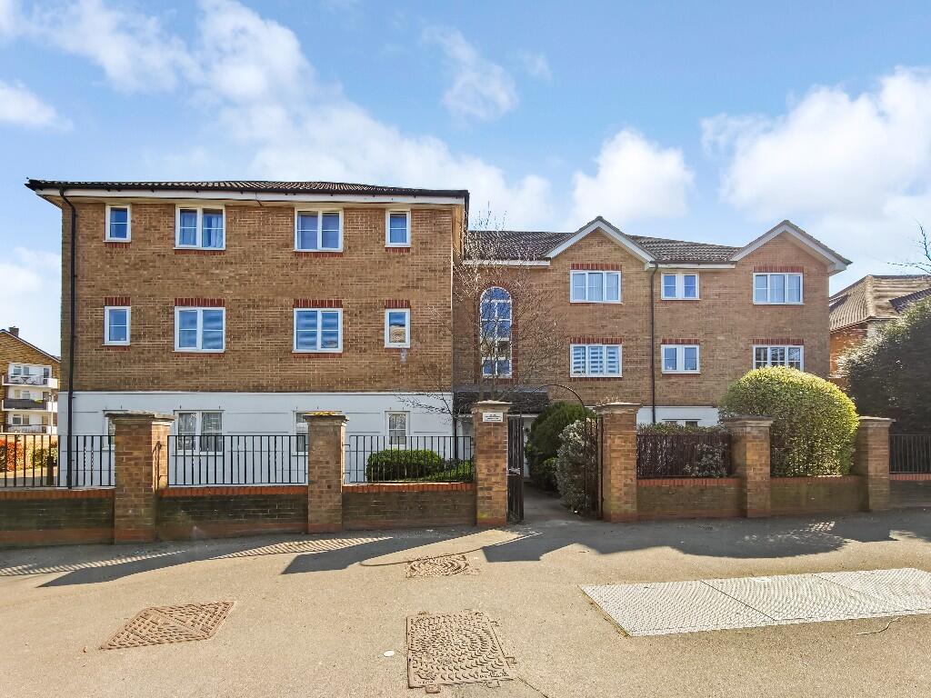 Main image of property: Chigwell Road, London, E18