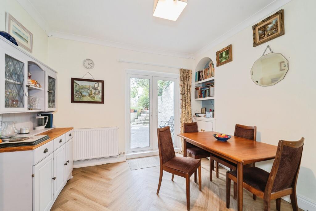House in Neyland, Pembrokeshire - More